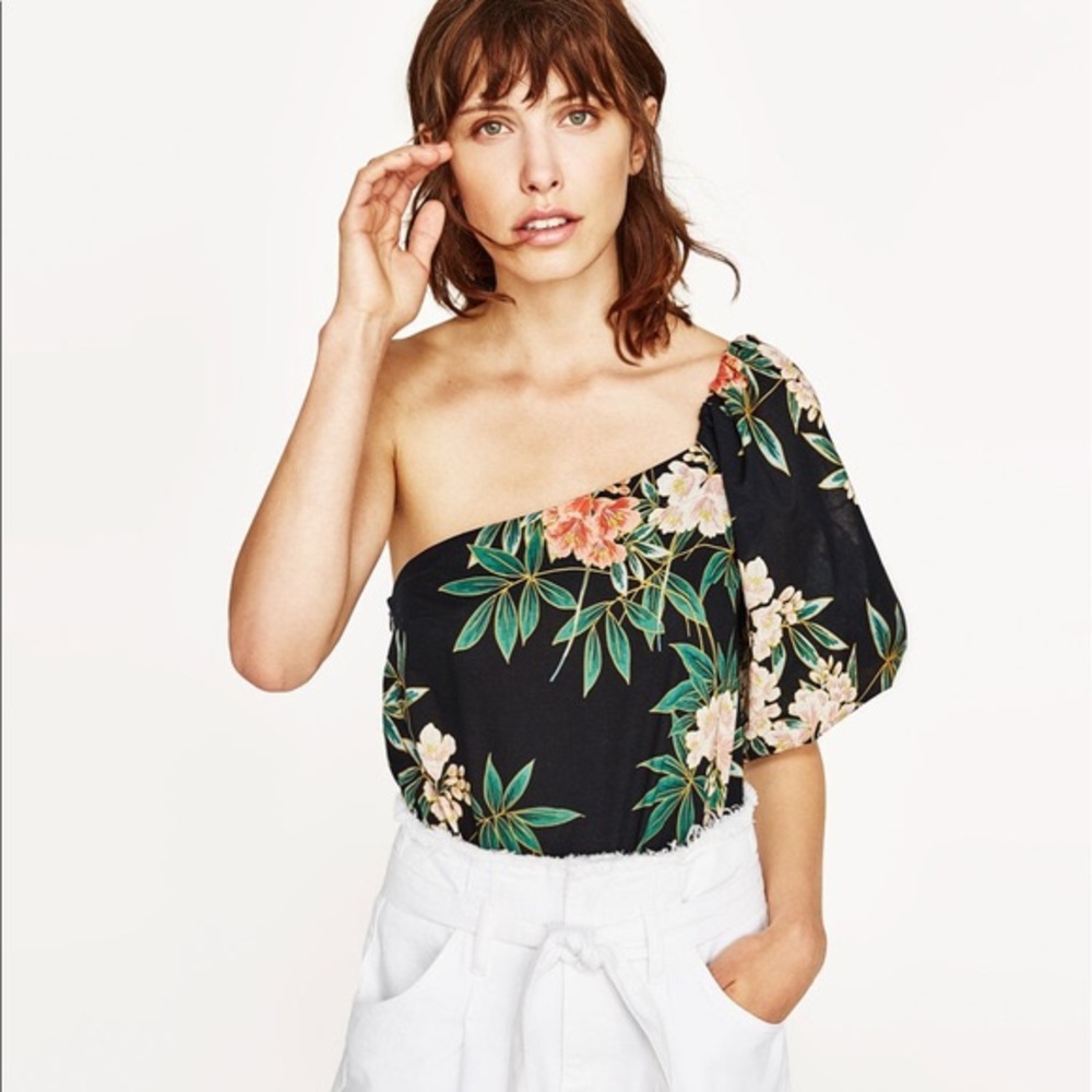 Floral one puffy sleeve bodysuit